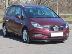 Czerwony Używany 2018 Opel Zafira Minivan | 44 999 zł (Dobra cena)