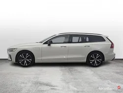 Biały Używany 2021 Volvo V60 R-Design Kombi | 179 900 zł