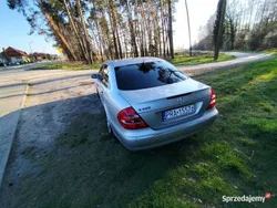 Srebrny Używany 2003 Mercedes E500 Sedan/Limuzyna | 61 000 zł