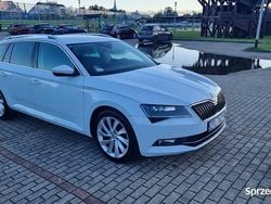 Biały Używany 2016 Skoda Superb Kombi | 56 900 zł (Uczciwa cena)