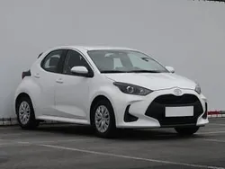 Biały Używany 2024 Toyota Yaris Hatchback | 79 999 zł (Uczciwa cena)