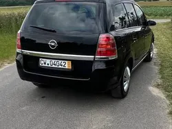 Czarny Używany 2007 Opel Zafira Minivan | 13 700 zł (Uczciwa cena)