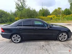 Czarny Używany 2006 Mercedes C220 Sedan/Limuzyna | 14 900 zł