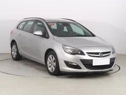 Srebrny Używany 2014 Opel Astra Kombi | 25 999 zł (Dobra cena)