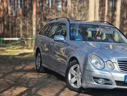 Srebrny Używany 2007 Mercedes E320 Kombi | 17 900 zł