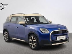 Blazing blue metalizowany Używany 2025 Mini Countryman SUV | 176 900 zł