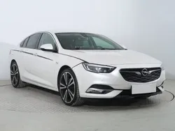 Biały Używany 2017 Opel Insignia Hatchback | 65 999 zł