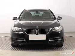 Czarny Używany 2015 BMW 520 Kombi | 32 999 zł