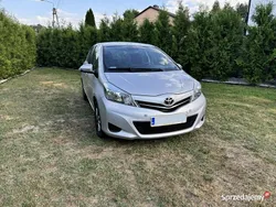 Srebrny Używany 2014 Toyota Yaris Hatchback | 31 900 zł (Uczciwa cena)
