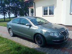 Zielony Używany 2006 VW Passat Sedan/Limuzyna | 11 900 zł (Uczciwa cena)