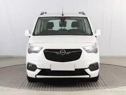 Biały Używany 2019 Opel Combo Minivan | 53 999 zł