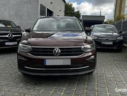 Fioletowy (metalik) Używany 2021 VW Tiguan SUV | 97 000 zł (Uczciwa cena)