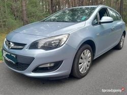 Niebieski Używany 2014 Opel Astra Kombi | 28 800 zł (Uczciwa cena)