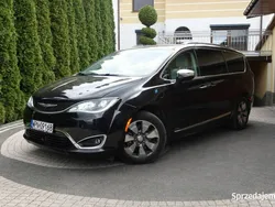 Czarny (metalik) Używany 2017 Chrysler Pacifica Platinum SUV | 99 500 zł