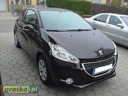 Czarny Używany 2012 Peugeot 208 Hatchback | 25 900 zł