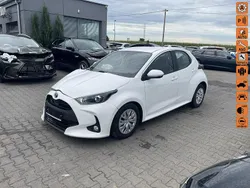 Biały Używany 2022 Toyota Yaris Hybrid Hatchback | 23 900 zł