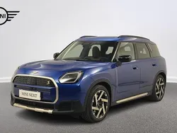 Blazing blue metalizowany Używany 2024 Mini Countryman SUV | 219 899 zł