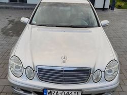 Srebrny Używany 2004 Mercedes E320 Kombi | 14 900 zł