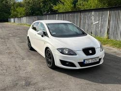 Biały Używany 2010 Seat Leon Hatchback | 16 900 zł (Uczciwa cena)