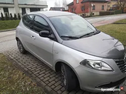 Srebrny Używany 2011 Lancia Ypsilon Hatchback | 21 900 zł