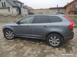 Szary Używany 2017 Volvo XC60 SUV | 72 300 zł (Super Cena)