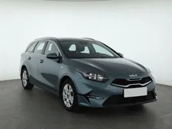 Zielony Używany 2022 Kia Ceed 2 Kombi | 72 999 zł (Uczciwa cena)