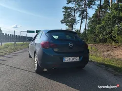 Niebieski Używany 2011 Opel Astra Hatchback | 29 000 zł (Dość drogi)