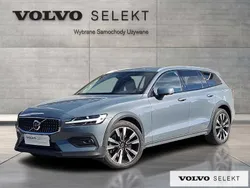 Szary Używany 2024 Volvo V60 CC Kombi | 219 900 zł (Uczciwa cena)
