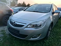 Srebrny Używany 2012 Opel Astra Hatchback | 14 500 zł
