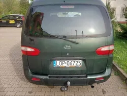 Zielony Używany 2001 Hyundai H 200 Van | 7300 zł