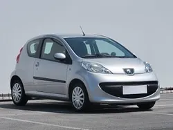 Srebrny Używany 2008 Peugeot 107 Hatchback | 6499 zł (Uczciwa cena)