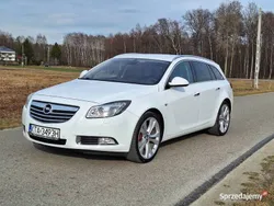 Biały Używany 2010 Opel Insignia Kombi | 29 900 zł (Drogi)