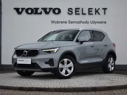 Szary Używany 2024 Volvo XC40 SUV | 155 900 zł (Uczciwa cena)