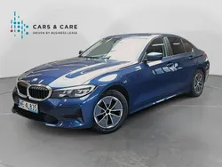 Niebieski ciemny (metalik) Używany 2021 BMW 318 Sedan/Limuzyna | 89 900 zł