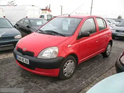 Czerwony (metalik) Używany 2002 Toyota Yaris Hatchback | 9800 zł (Drogi)