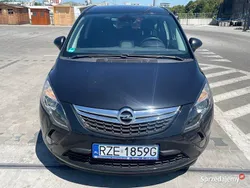 Czarny Używany 2015 Opel Zafira Minivan | 39 900 zł (Uczciwa cena)