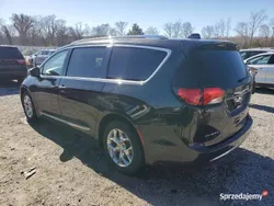 Czarny Używany 2018 Chrysler Pacifica Limited SUV | 57 500 zł