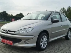 Beżowy (metalik) Używany 2006 Peugeot 206 Hatchback | 10 900 zł (Uczciwa cena)