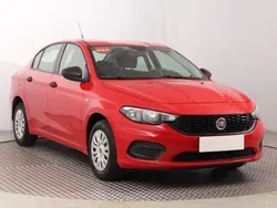 Czerwony Używany 2020 Fiat Tipo Sedan/Limuzyna | 38 999 zł (Uczciwa cena)