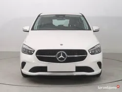 Biały Używany 2023 Mercedes B200 Minivan | 125 999 zł