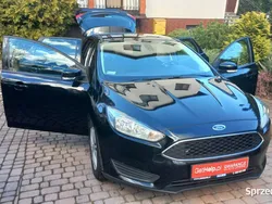 Czarny (metalik) Używany 2018 Ford Focus Kombi | 22 500 zł