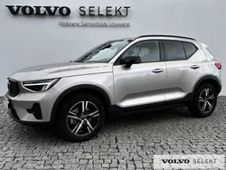 Szary Używany 2024 Volvo XC40 SUV | 179 900 zł (Uczciwa cena)