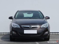 Brązowy Używany 2012 Opel Astra Hatchback | 23 999 zł (Uczciwa cena)