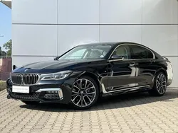 Black sapphire metallic metalizowany Używany 2018 BMW 750 Comfort Edition Sedan/Limuzyna | 174 999 zł