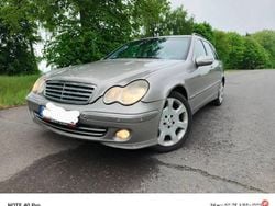 Złoty Używany 2007 Mercedes 220 Kombi | 5500 zł