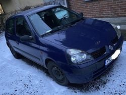 Niebieski Używany 2002 Renault Clio II Hatchback | 1500 zł (Dobra cena)