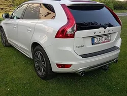 Biały Używany 2011 Volvo XC60 R-Design SUV | 55 900 zł (Uczciwa cena)