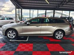 Brązowy Używany 2021 Volvo V60 Kombi | 109 900 zł (Drogi)