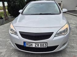 Srebrny Używany 2011 Opel Astra Kombi | 15 999 zł (Dobra cena)