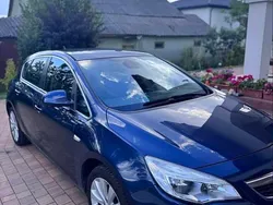 Granatowy Używany 2012 Opel Astra Hatchback | 26 000 zł (Uczciwa cena)